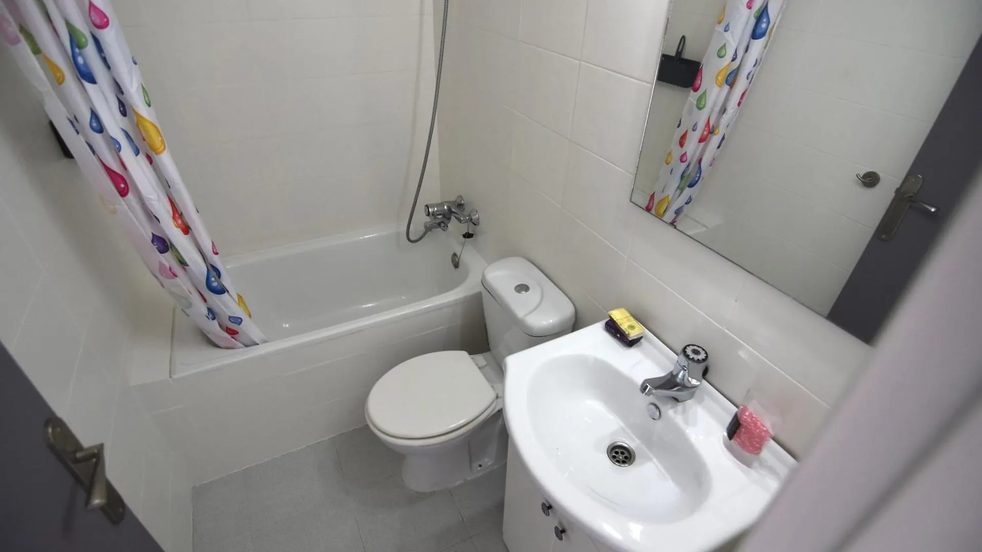 Apartment Rnet - 1-8 Puerto Madeira Canal View Roses Spain